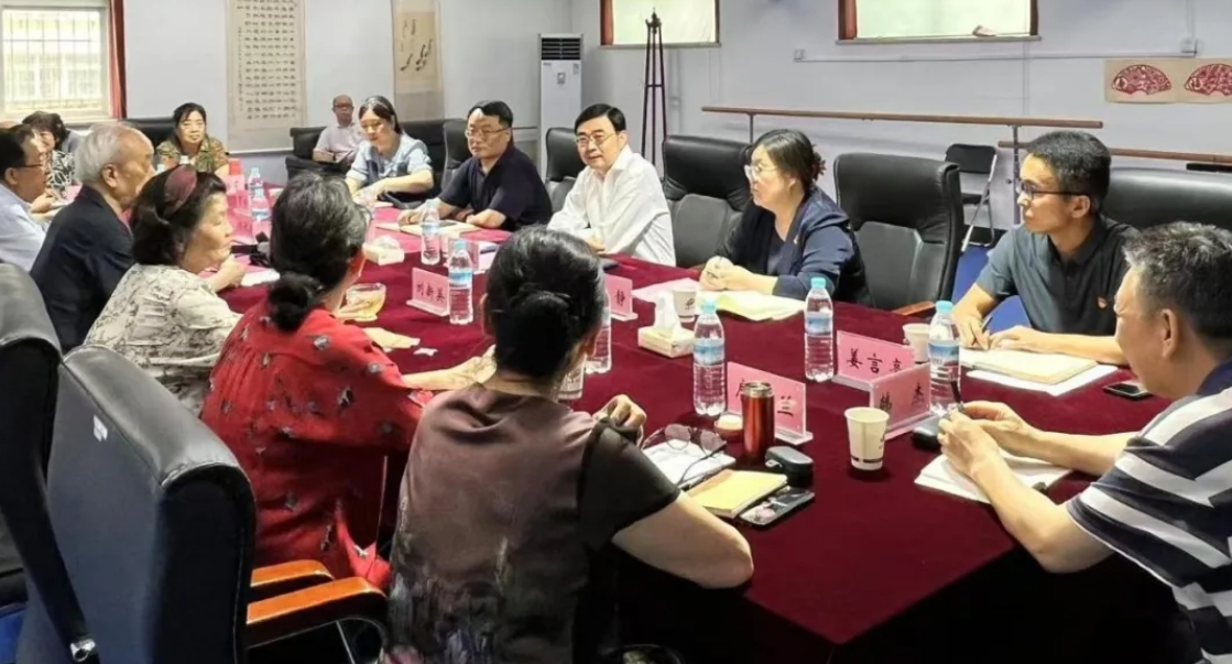 薪火相传话初心 凝心聚力谋新篇——庆“七一”老干部座谈会